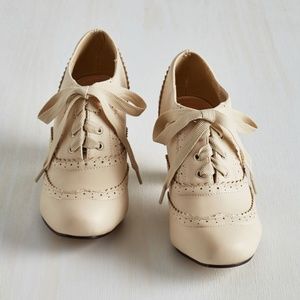 Dance it up heel in cream